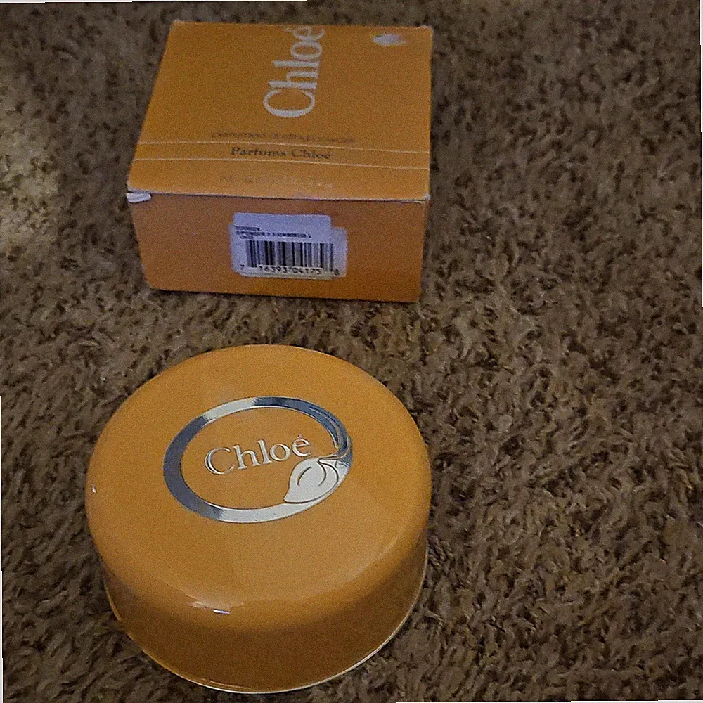 Chloé Parfums Perfumed Body Powder for Women Fragrance Scent 2.6 oz