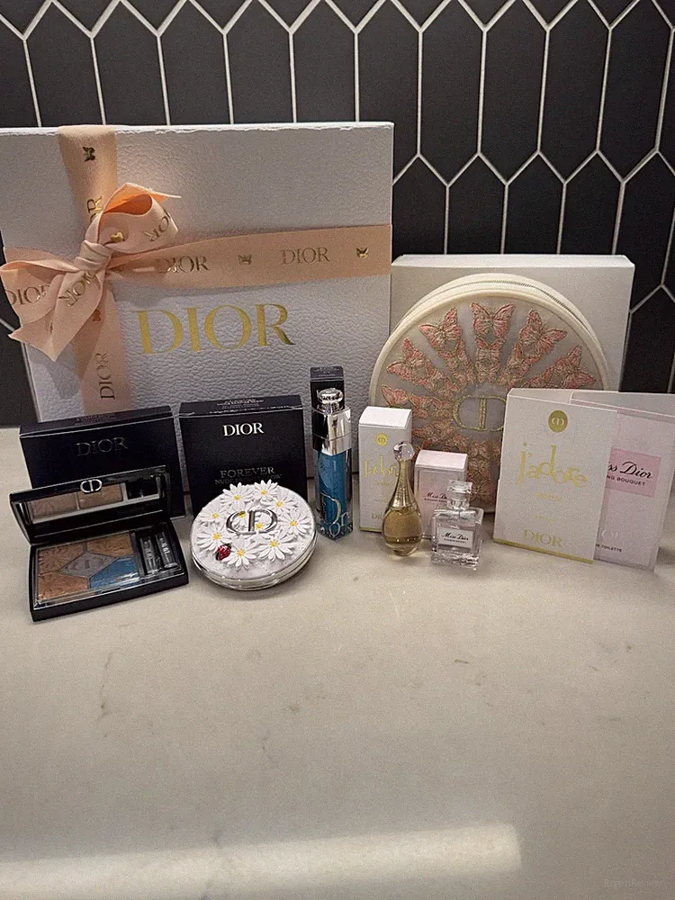 DIOR 031 Coral Bronze Daisy Ladybug Compact Makeup & Fragrance 8 PC Gift Set