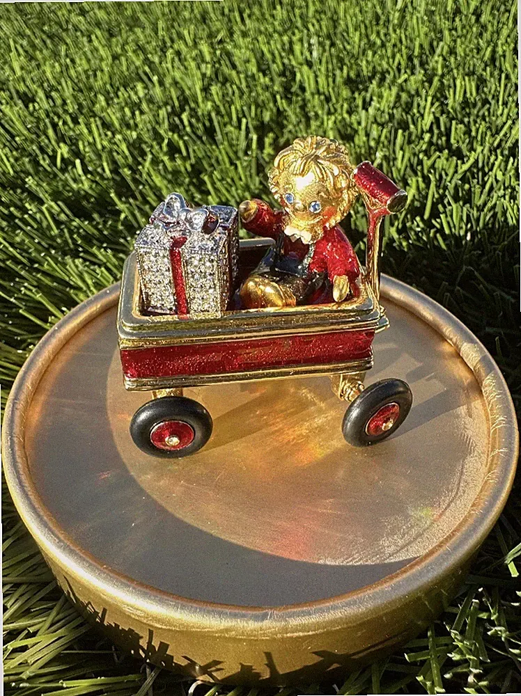 ⭐️Estee Lauder Solid Perfume Compact “Little Red Wagon” MIB Pleasur⭐️