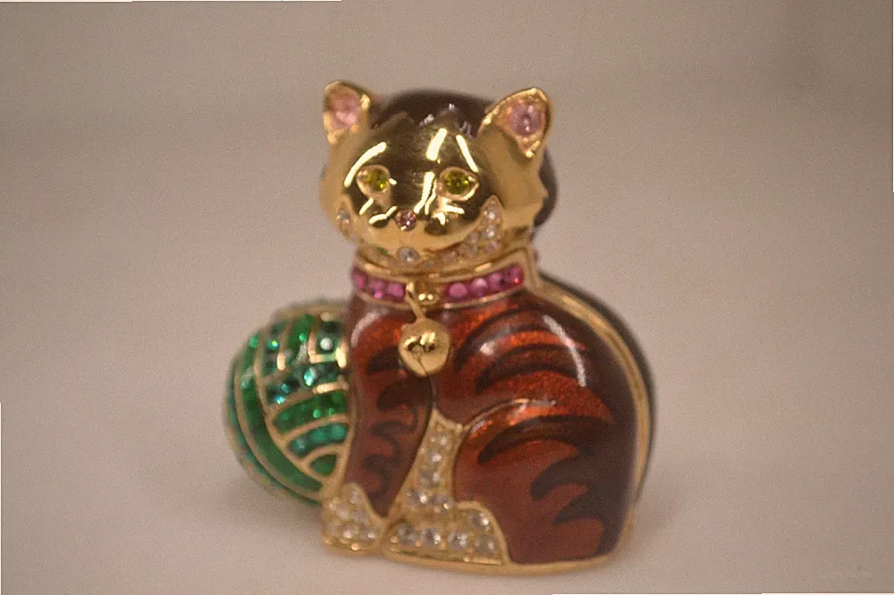 Estee Lauder Solid Perfume Trinket Compact Collectable Kitten Cat 2004 Design