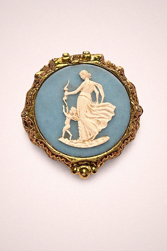 Vintage D’Orsay Venus Perfume Compact – Cameo Goddess Design – 1940s Vanity Coll